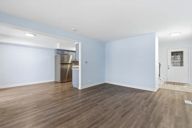 $2,350 | 7526 Bristol Lane, Unit 2, Hanover Park, IL 60133