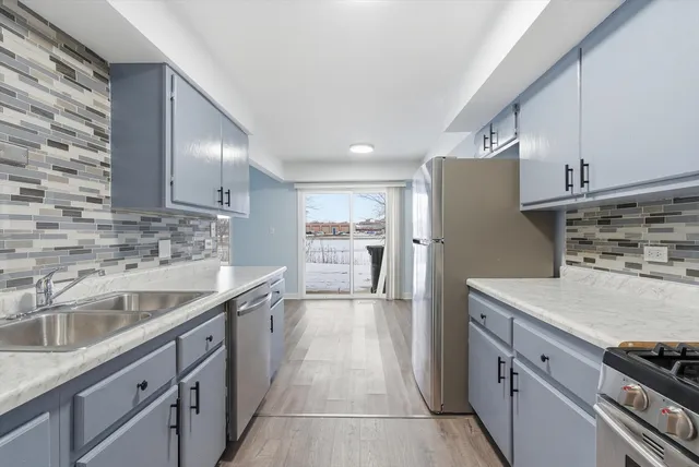 $2,350 | 7526 Bristol Lane, Unit 2, Hanover Park, IL 60133