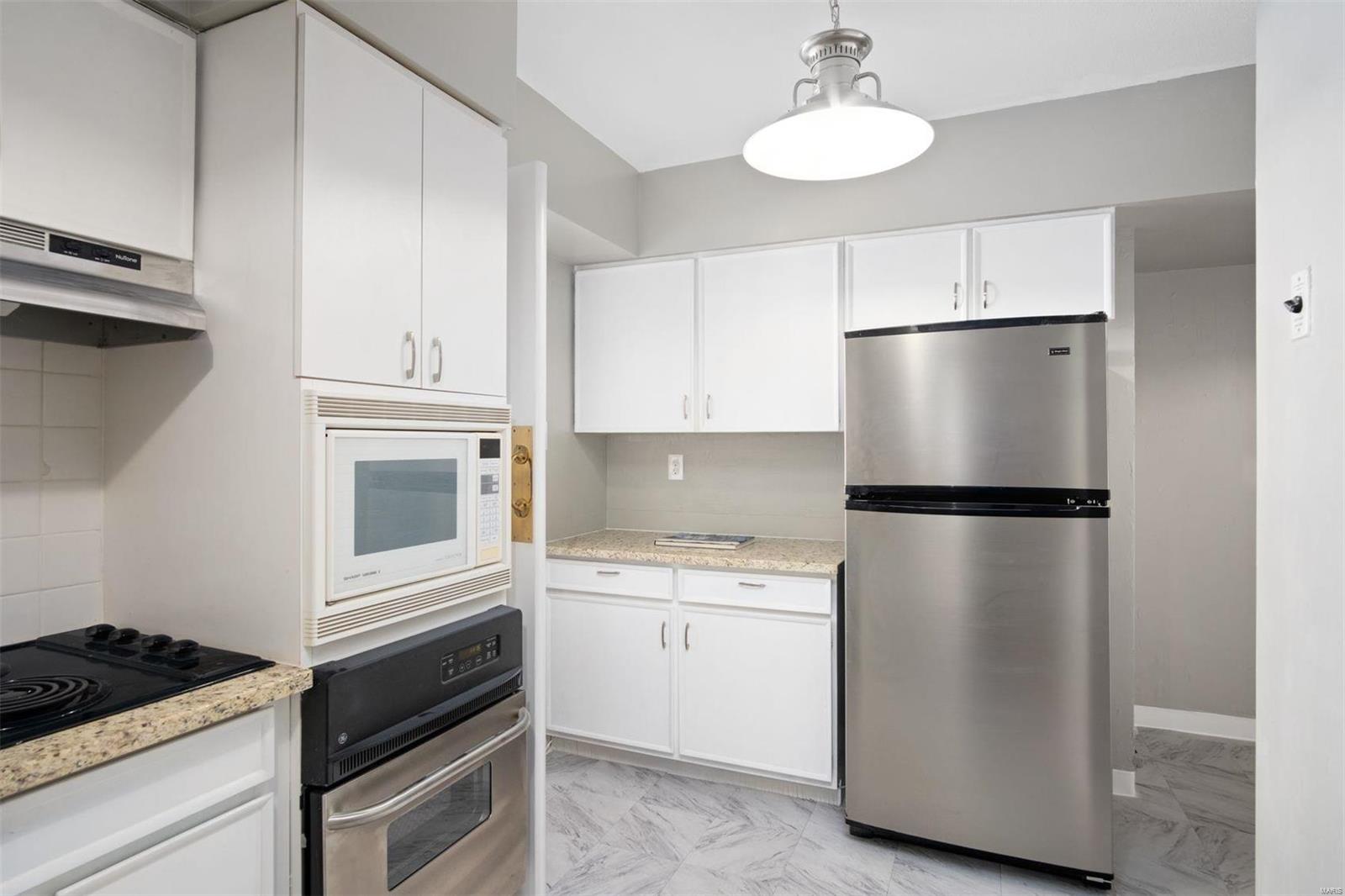 900 South Hanley Road, Unit 14B Clayton, MO 63105 - Photo 8 of 25 Gallery Image 8