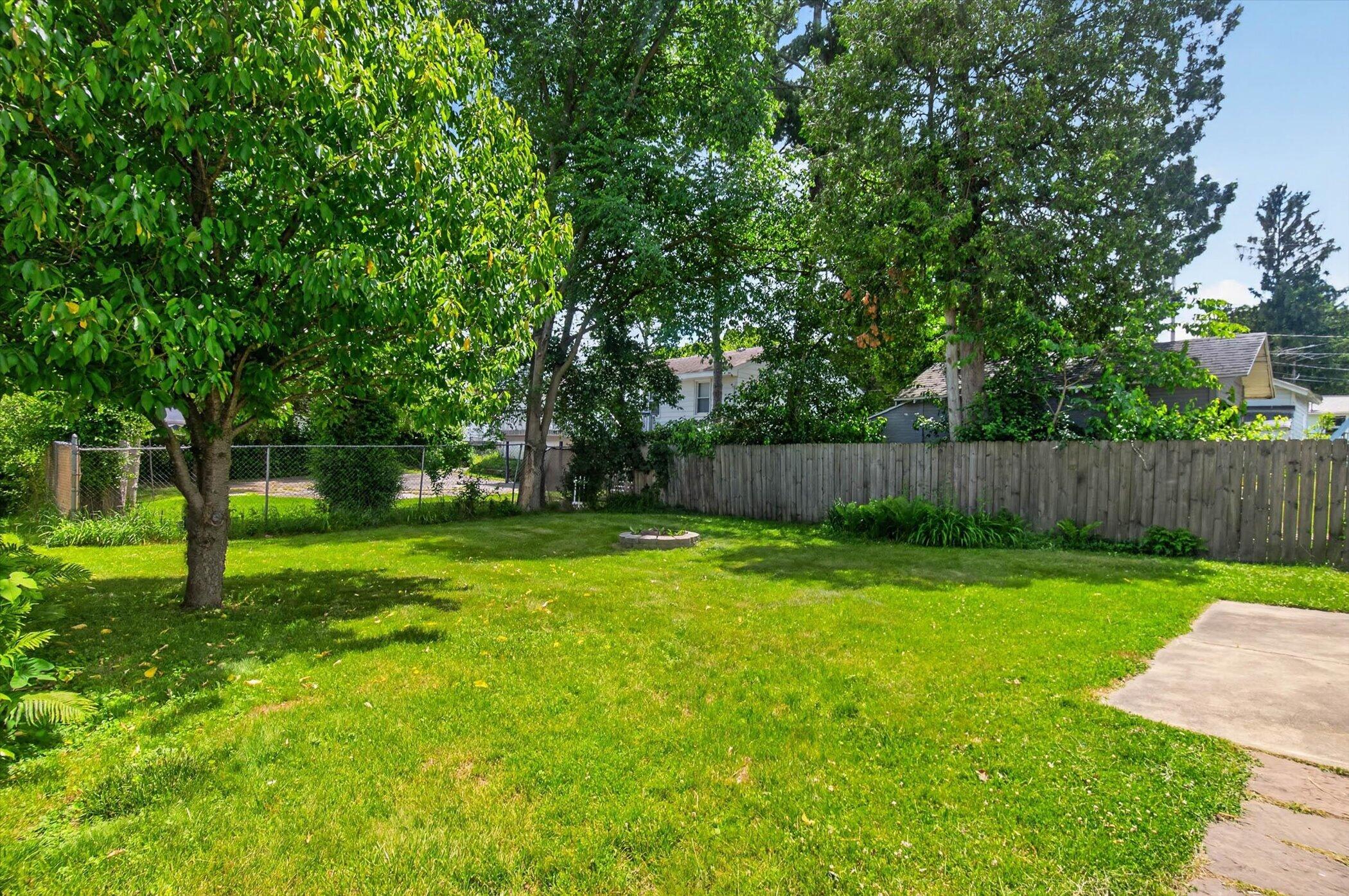 2815 Overhill Road Jackson, MI 49203 - Photo 30 of 31 30-2815-Overhill-Rd-WindowStill-Photogra