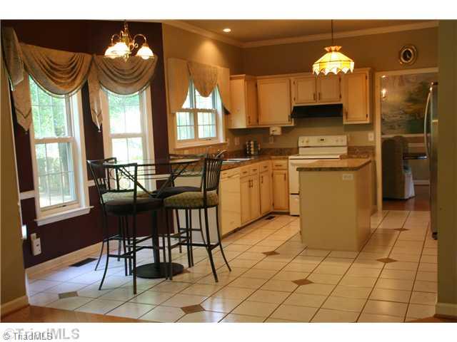 3520 Hunting Ridge Drive High Point, NC 27265 - Photo 12 of 16 Kitchen.