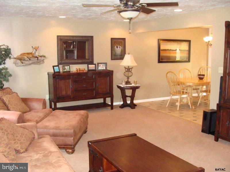 885 Canal Road Manchester, PA 17345 - Photo 3 of 32 Gallery Image 3