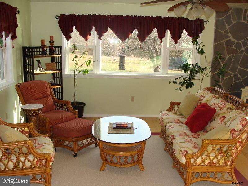 885 Canal Road Manchester, PA 17345 - Photo 8 of 32 Gallery Image 8