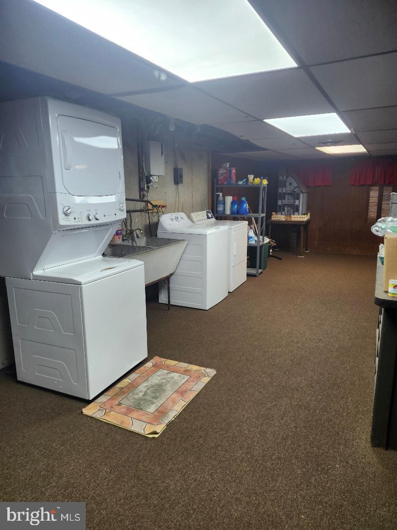 524 South Cedar Lane Upper Darby, PA 19082 - Photo 12 of 16 a view of kitchen and sink