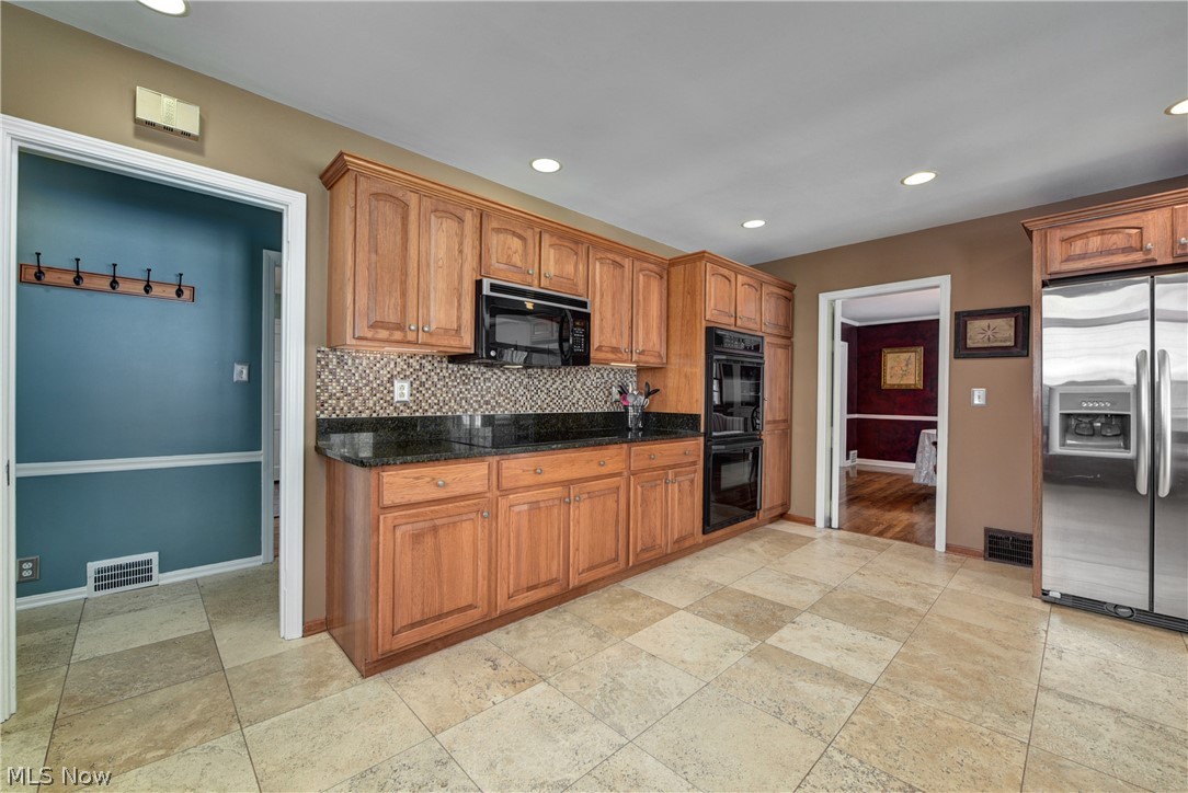 4900 Countryside Road Lyndhurst, OH 44124 - Photo 7 of 35