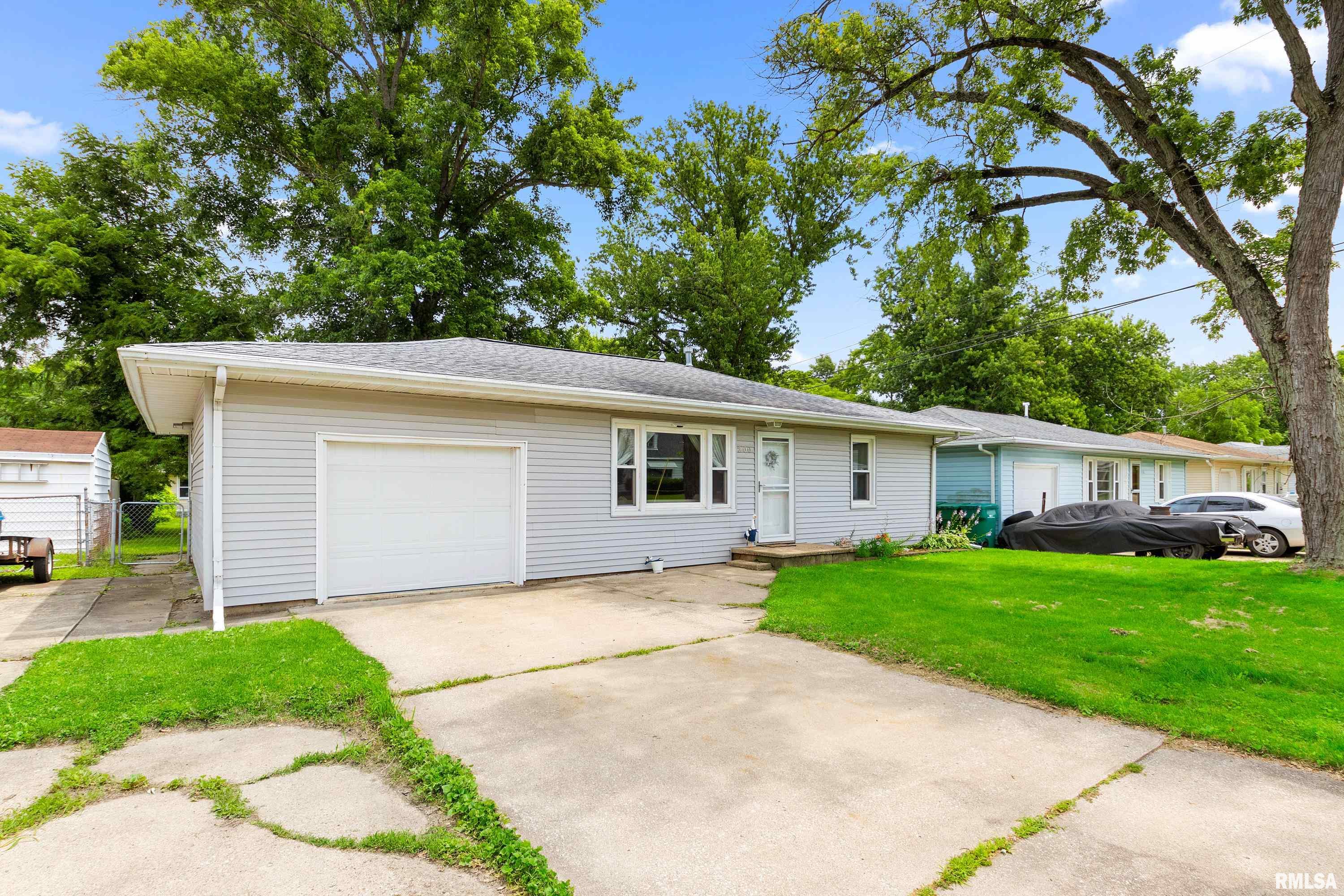 200 Racill Court East Peoria, IL 61611 - Photo 2 of 30