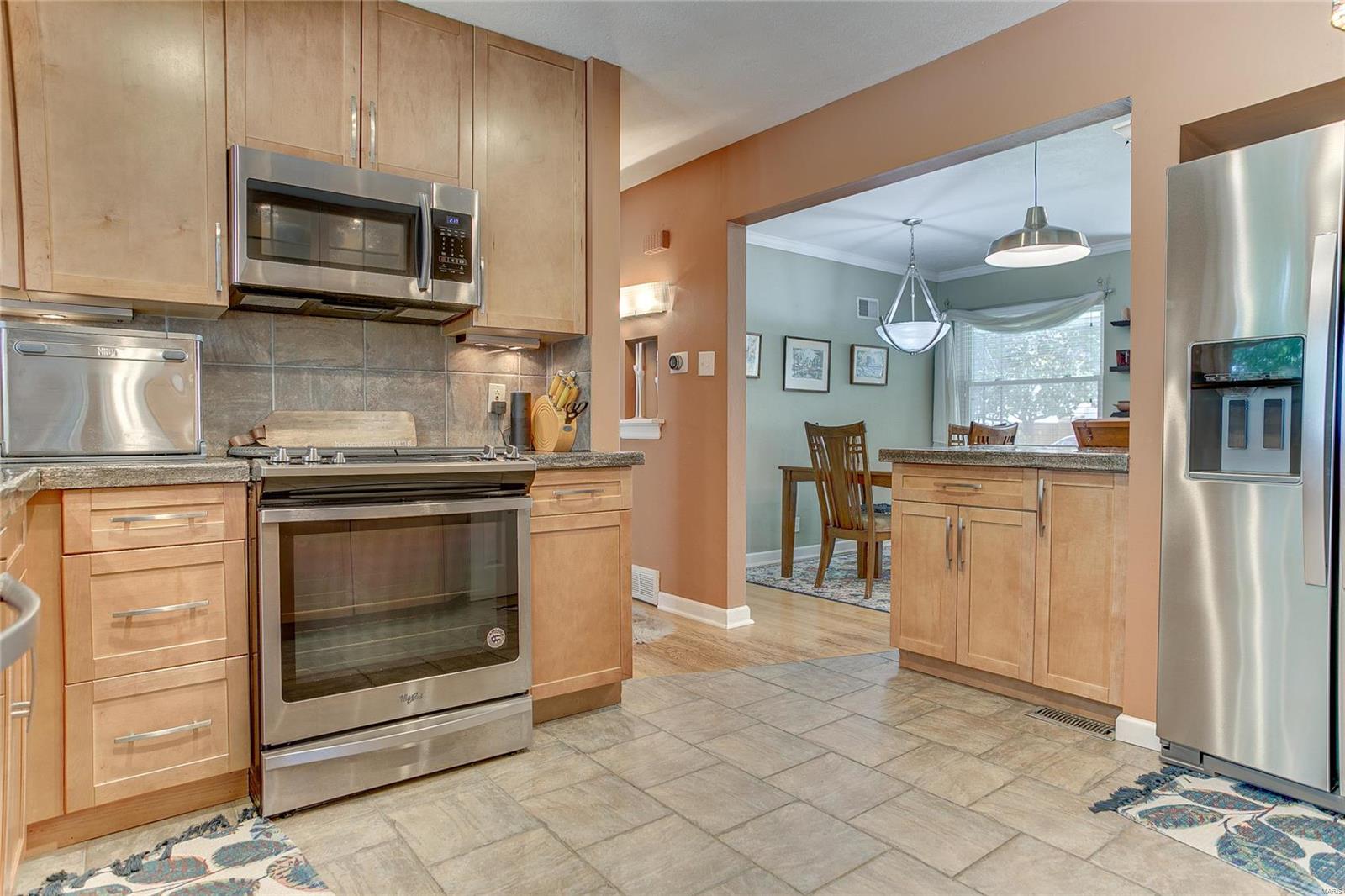 6607 Heege Road St. Louis, MO 63123 - Photo 8 of 30 Gallery Image 8