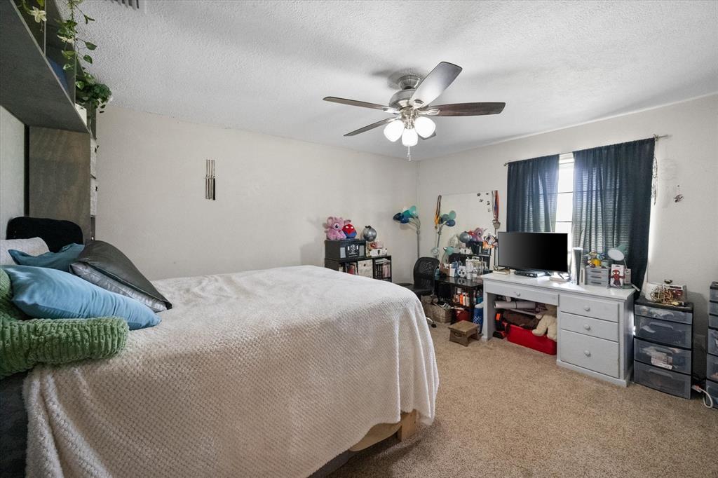 3748 Old Fort Worth Road Midlothian, TX 76065 - Photo 20 of 40 Rear secondary bedroom