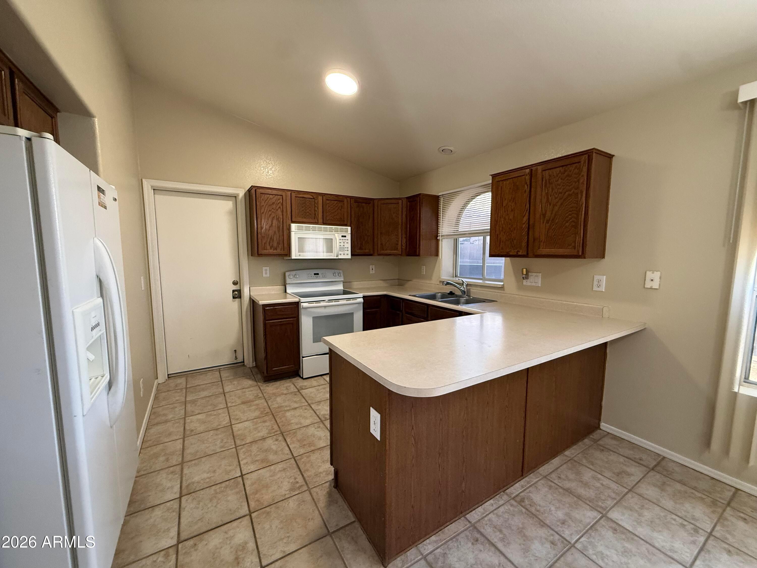 12742 West Monte Vista Road Avondale, AZ 85392 - Photo 5 of 18 Photo #5
