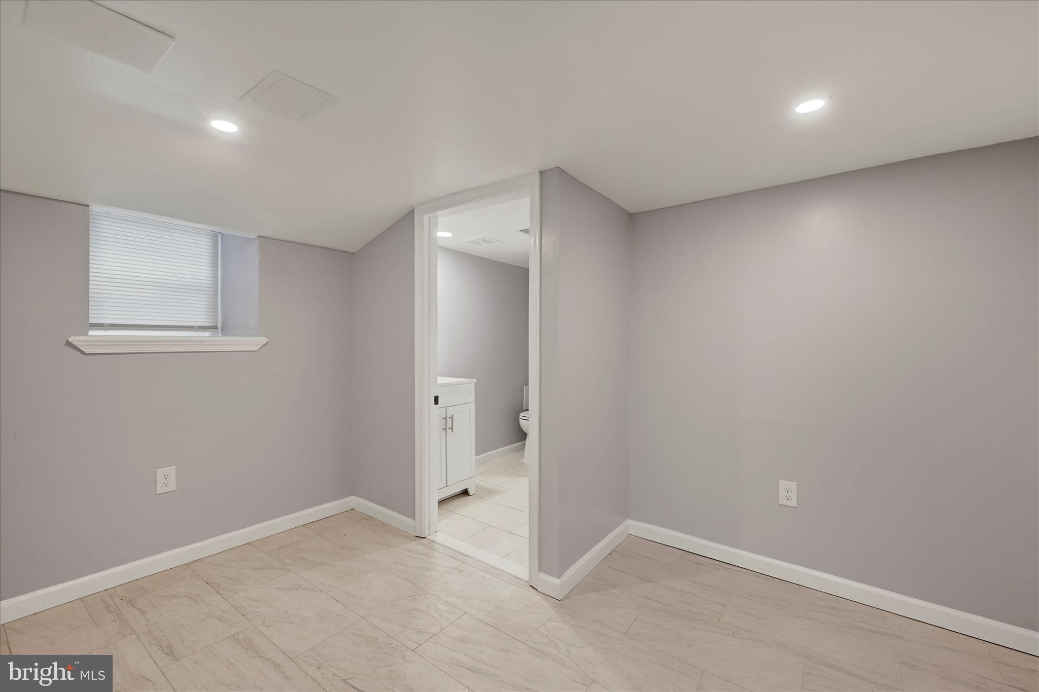 2807 Lawina Road Baltimore, MD 21216 - Photo 33 of 40