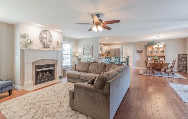 $434,999 | 10160 Quail Crossing, Haubstadt, IN 47639