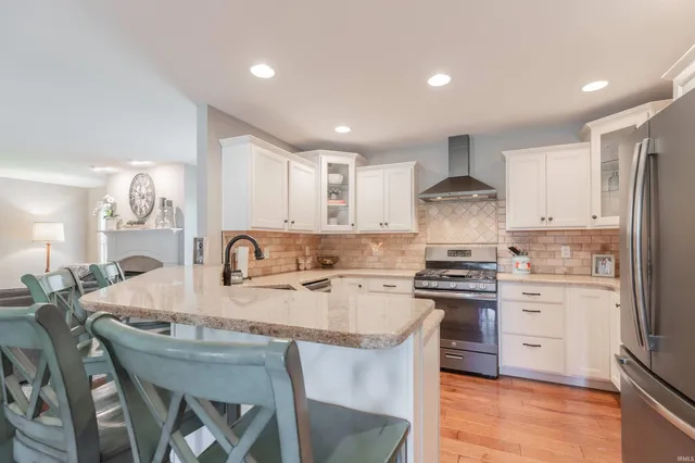 $434,999 | 10160 Quail Crossing, Haubstadt, IN 47639