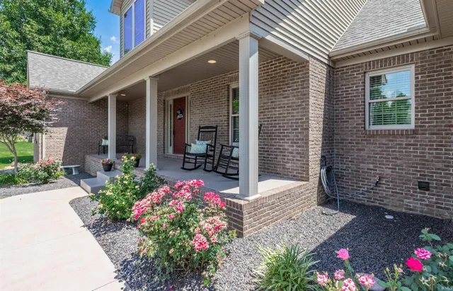 $434,999 | 10160 Quail Crossing, Haubstadt, IN 47639