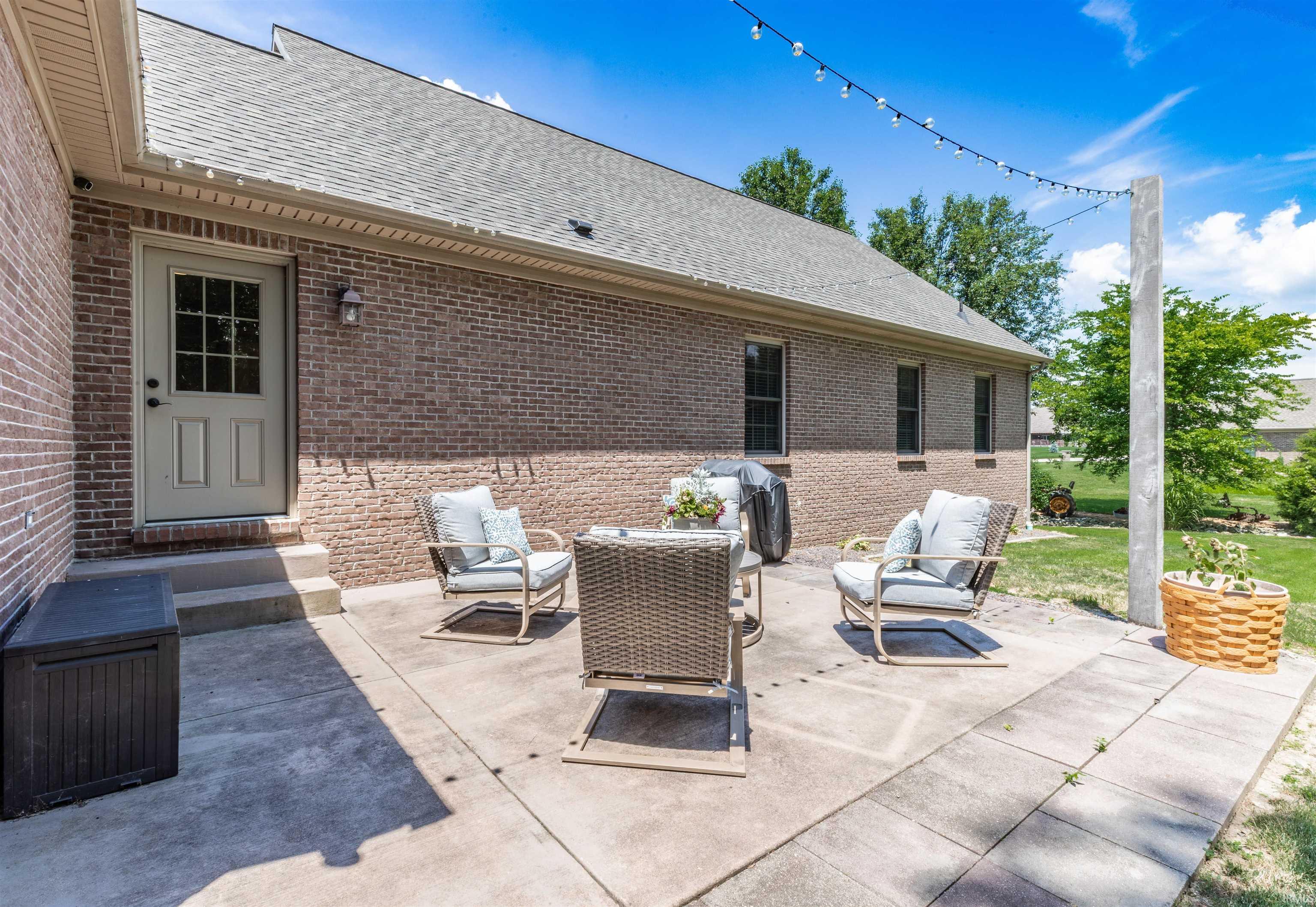 10160 Quail Crossing Haubstadt, IN 47639 - Photo 4 of 30