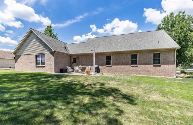 $434,999 | 10160 Quail Crossing, Haubstadt, IN 47639