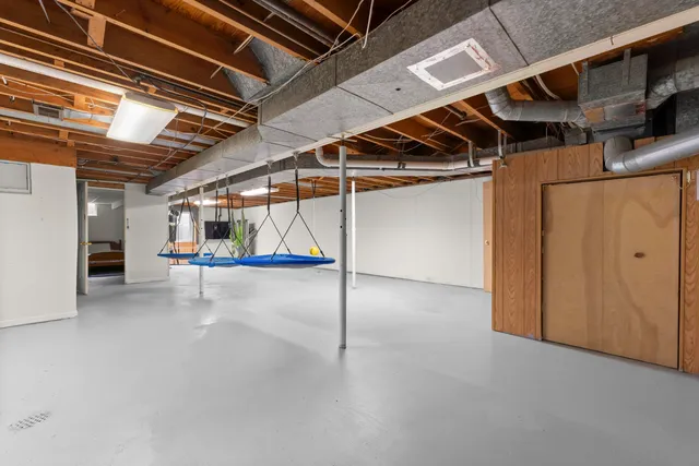 $279,900 | 2 Azalea Court, Hillsdale, MI 49242