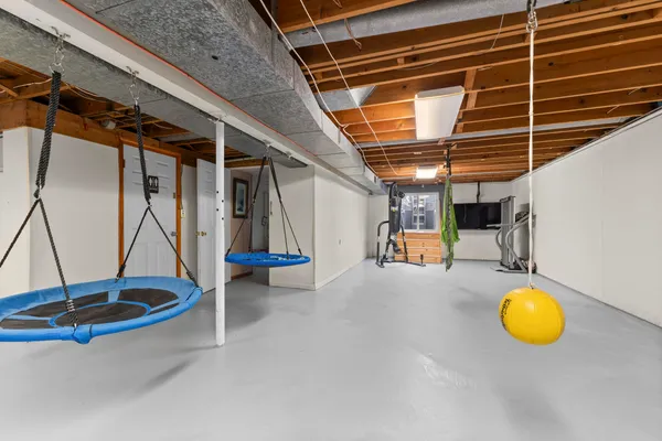 $274,900 | 2 Azalea Court, Hillsdale, MI 49242