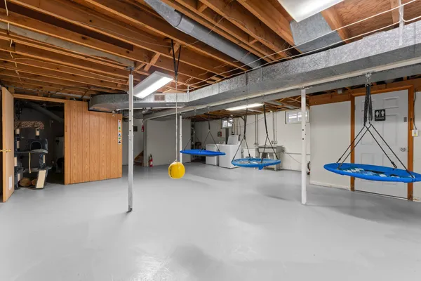 $274,900 | 2 Azalea Court, Hillsdale, MI 49242