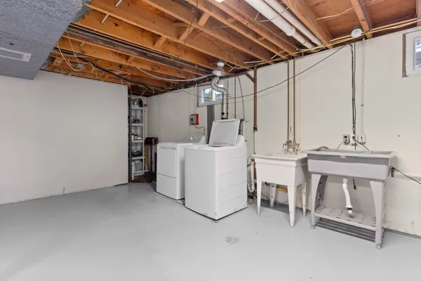 $274,900 | 2 Azalea Court, Hillsdale, MI 49242