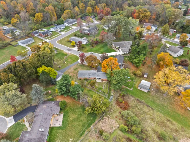 $279,900 | 2 Azalea Court, Hillsdale, MI 49242