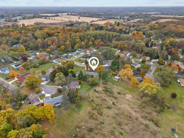 $274,900 | 2 Azalea Court, Hillsdale, MI 49242