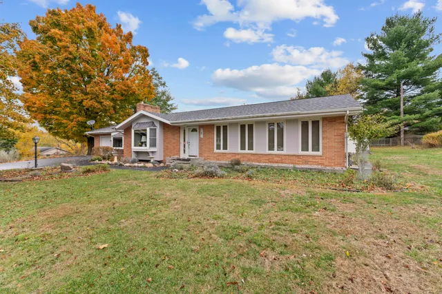 $279,900 | 2 Azalea Court, Hillsdale, MI 49242