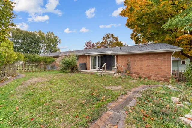 $279,900 | 2 Azalea Court, Hillsdale, MI 49242