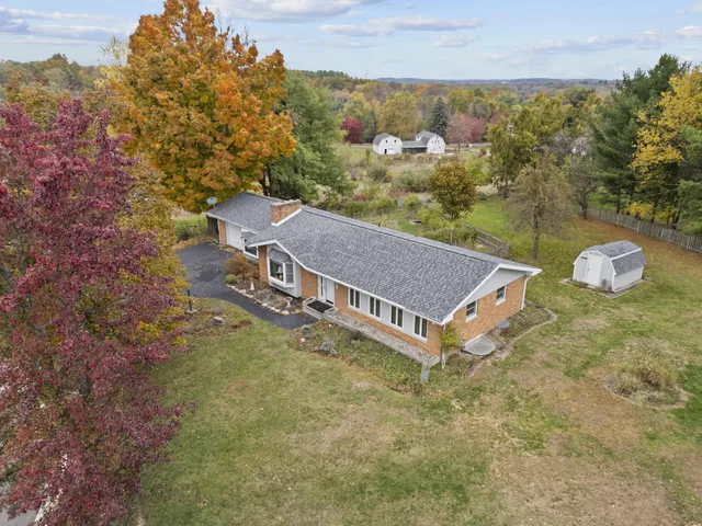 $279,900 | 2 Azalea Court, Hillsdale, MI 49242