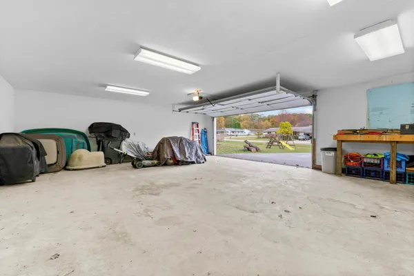 $274,900 | 2 Azalea Court, Hillsdale, MI 49242