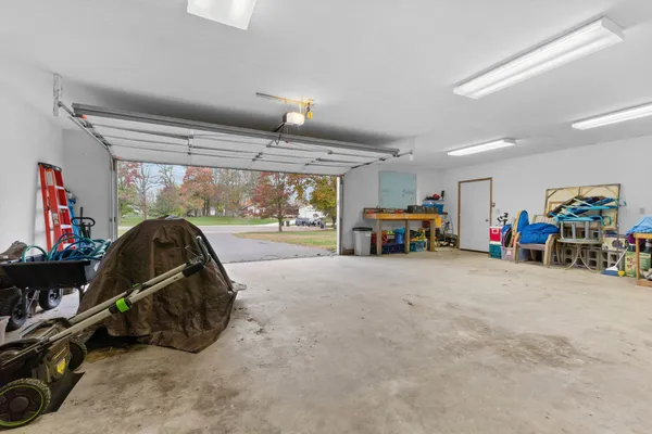 $274,900 | 2 Azalea Court, Hillsdale, MI 49242