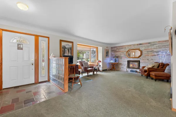 $274,900 | 2 Azalea Court, Hillsdale, MI 49242