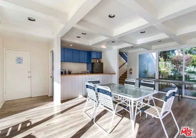 a picture of a wall with a white wall and a painting