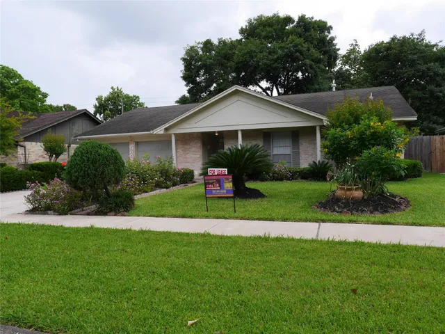 $1,800 | 13542 Fernhill Drive, Sugar Land, TX 77498