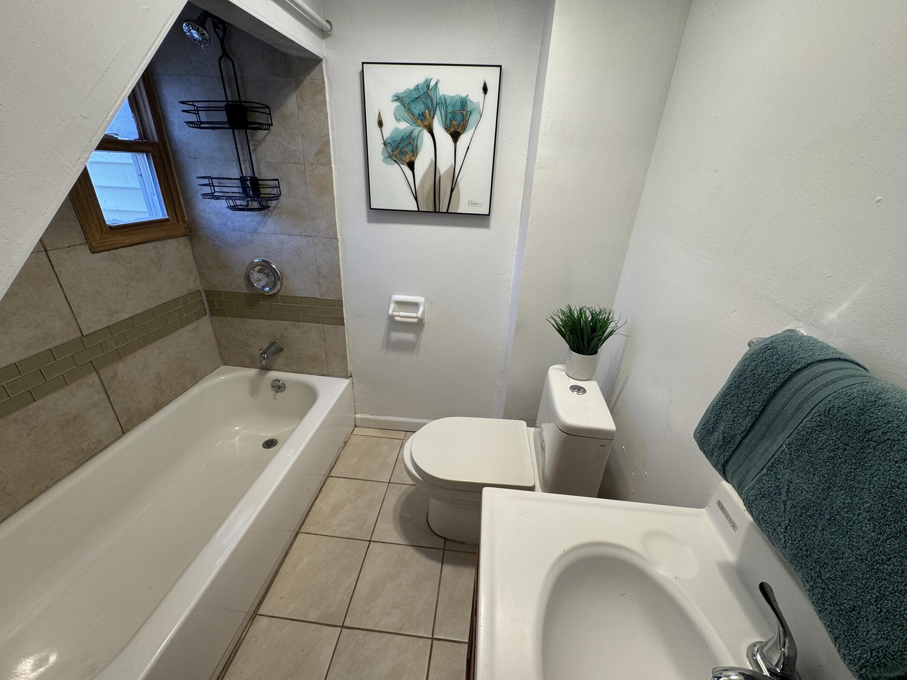 1750 9th Street Racine, WI 53403 - Photo 5 of 9 1750 Ninth St bath