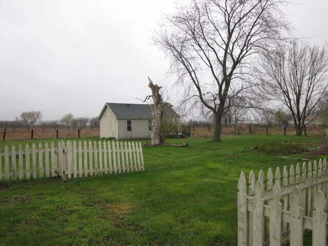 6511 Leroux Road Newport, MI 48166 - Photo 6 of 15 20090104-5.JPG