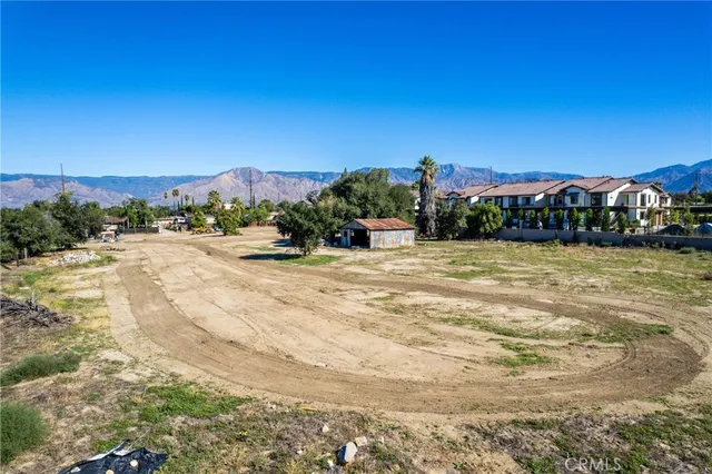 $2,500,000 | 831 West Lugonia Avenue, Redlands, CA 92374
