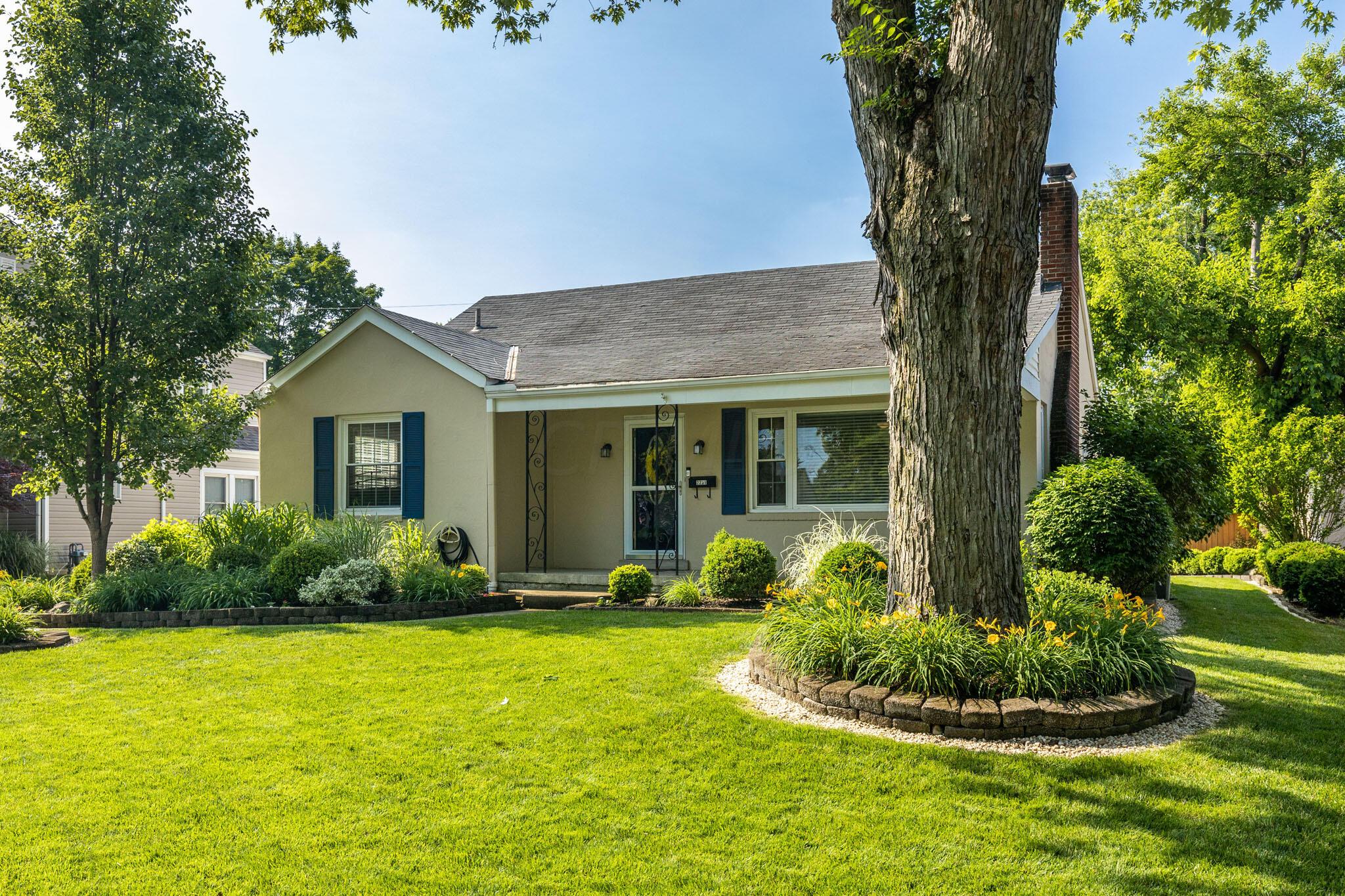 2231 Harwitch Road Columbus, OH 43221 - Photo 4 of 35 2022-06-13 2231 Harwitch Rd 04