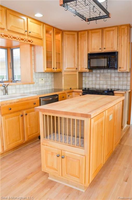 620 North Riverside Avenue St. Clair, MI 48079 - Photo 26 of 53