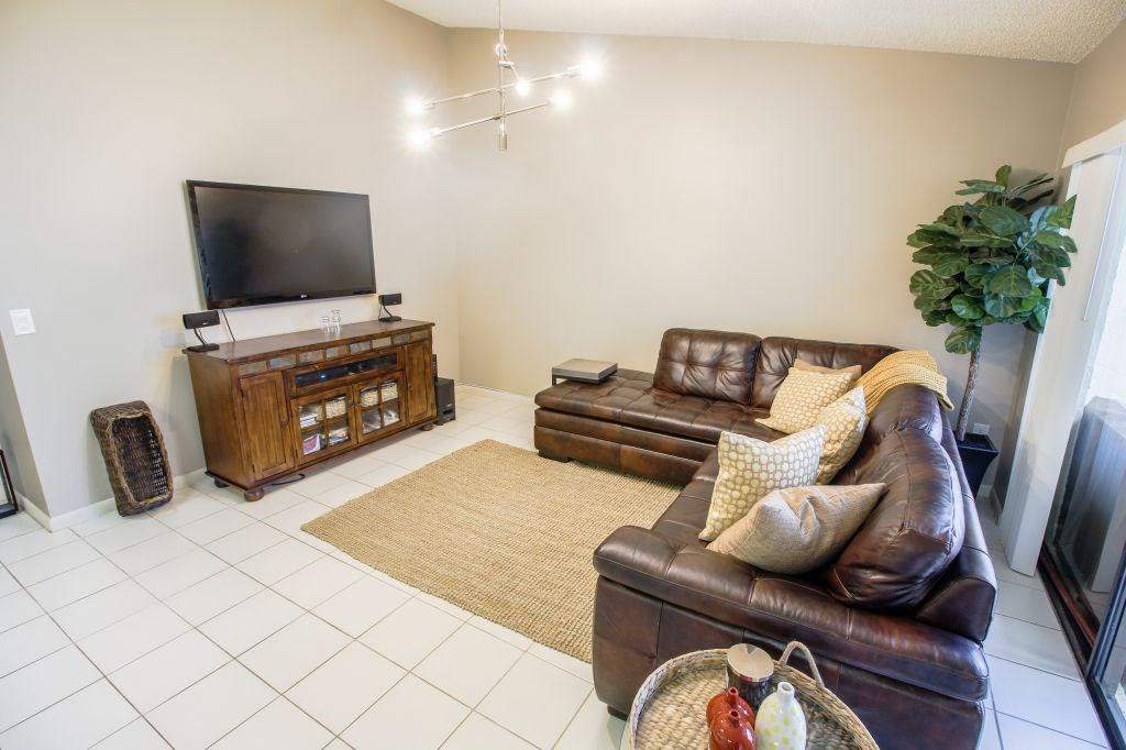 9095 Southwest 21st Court, Unit E Boca Raton, FL 33428 - Photo 13 of 22 Photo 13