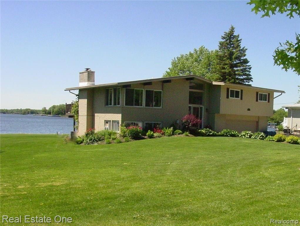3875 East Commerce Road Commerce Township, MI 48382 - Photo 1 of 29 3875 E Commerce Rd