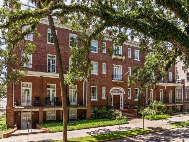 $600,000 | 105 West Oglethorpe Avenue, Unit 203, Savannah, GA 31401