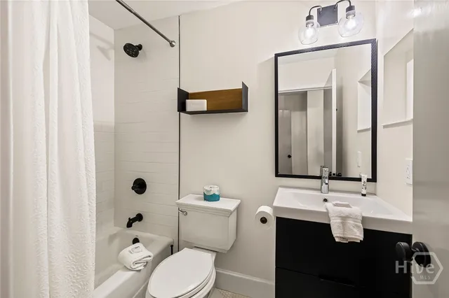 $600,000 | 105 West Oglethorpe Avenue, Unit 203, Savannah, GA 31401