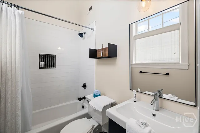 $600,000 | 105 West Oglethorpe Avenue, Unit 203, Savannah, GA 31401