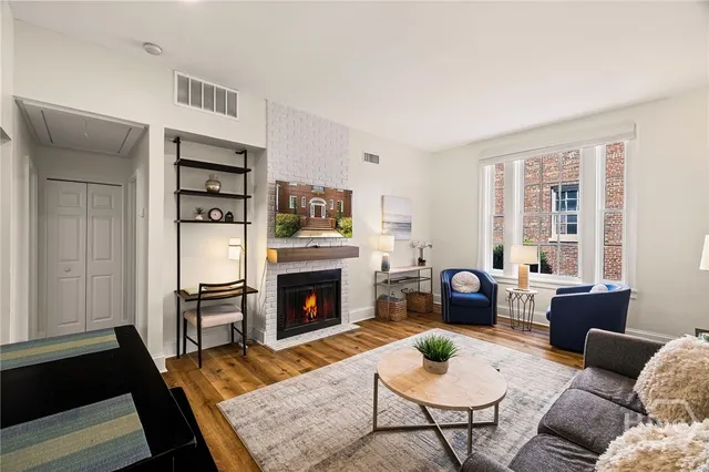 $600,000 | 105 West Oglethorpe Avenue, Unit 203, Savannah, GA 31401