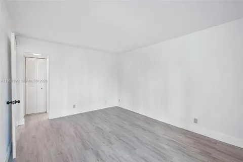 $300,000 | 100 Bayview Drive, Unit 229, Sunny Isles Beach, FL 33160