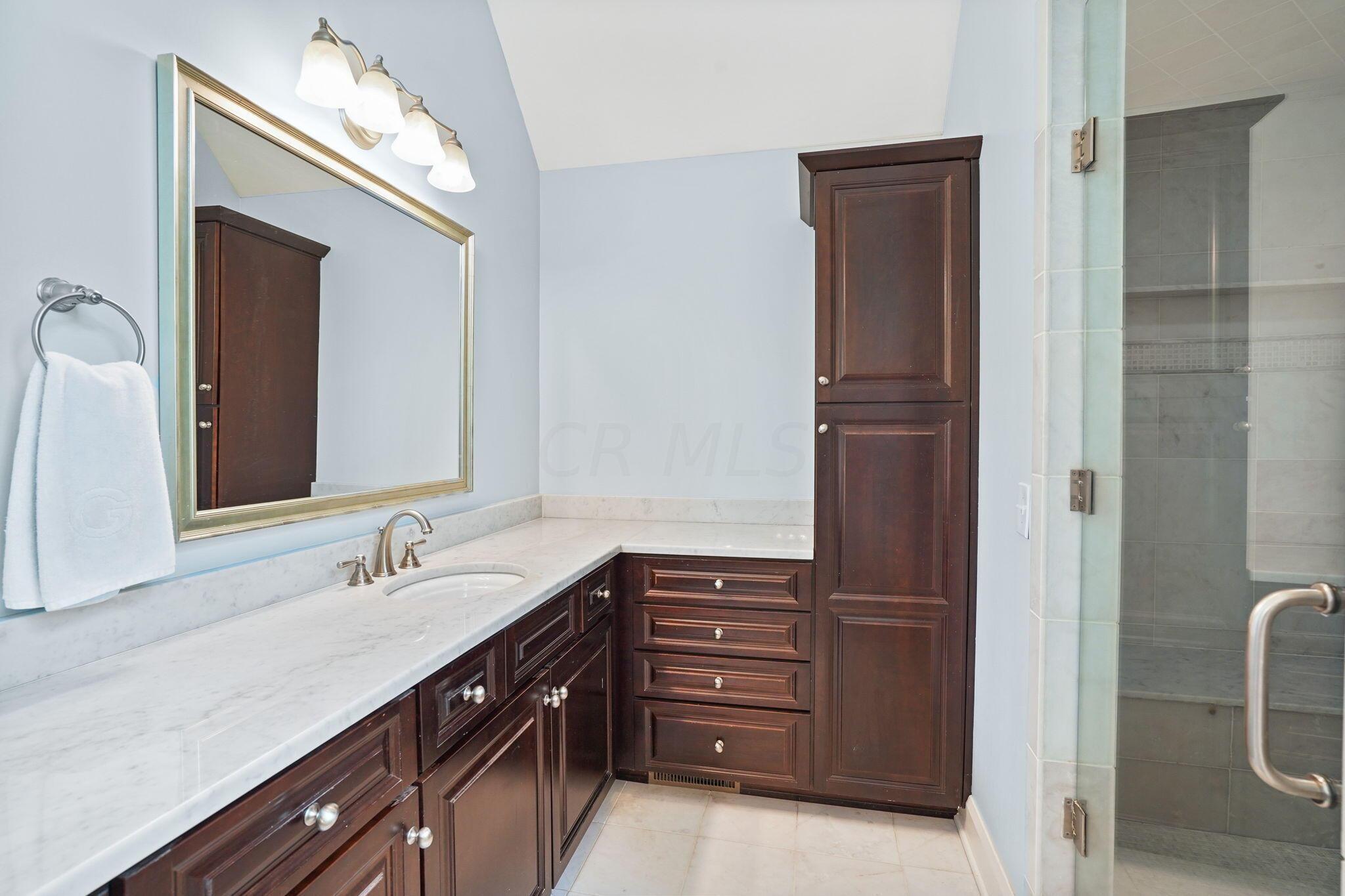 2076 Elgin Road Columbus, OH 43221 - Photo 56 of 82 57-web-or-mls-DSC00398