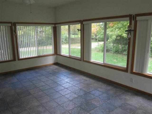 1701 Santa Fe Road Washington, IL 61571 - Photo 11 of 15 Gallery Image 11