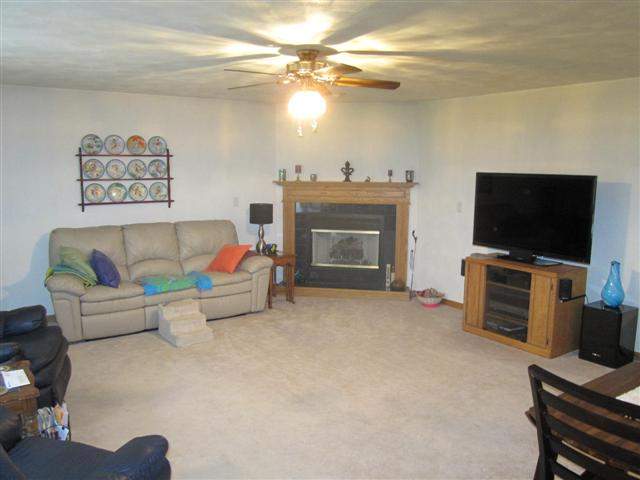 1701 Santa Fe Road Washington, IL 61571 - Photo 4 of 15 Gallery Image 4