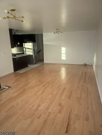 $3,850 | 1019 East Grand Street, Elizabeth, NJ 07201