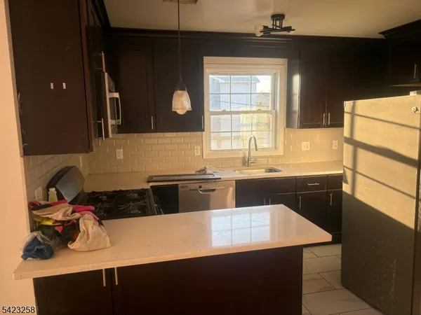 $3,850 | 1019 East Grand Street, Elizabeth, NJ 07201